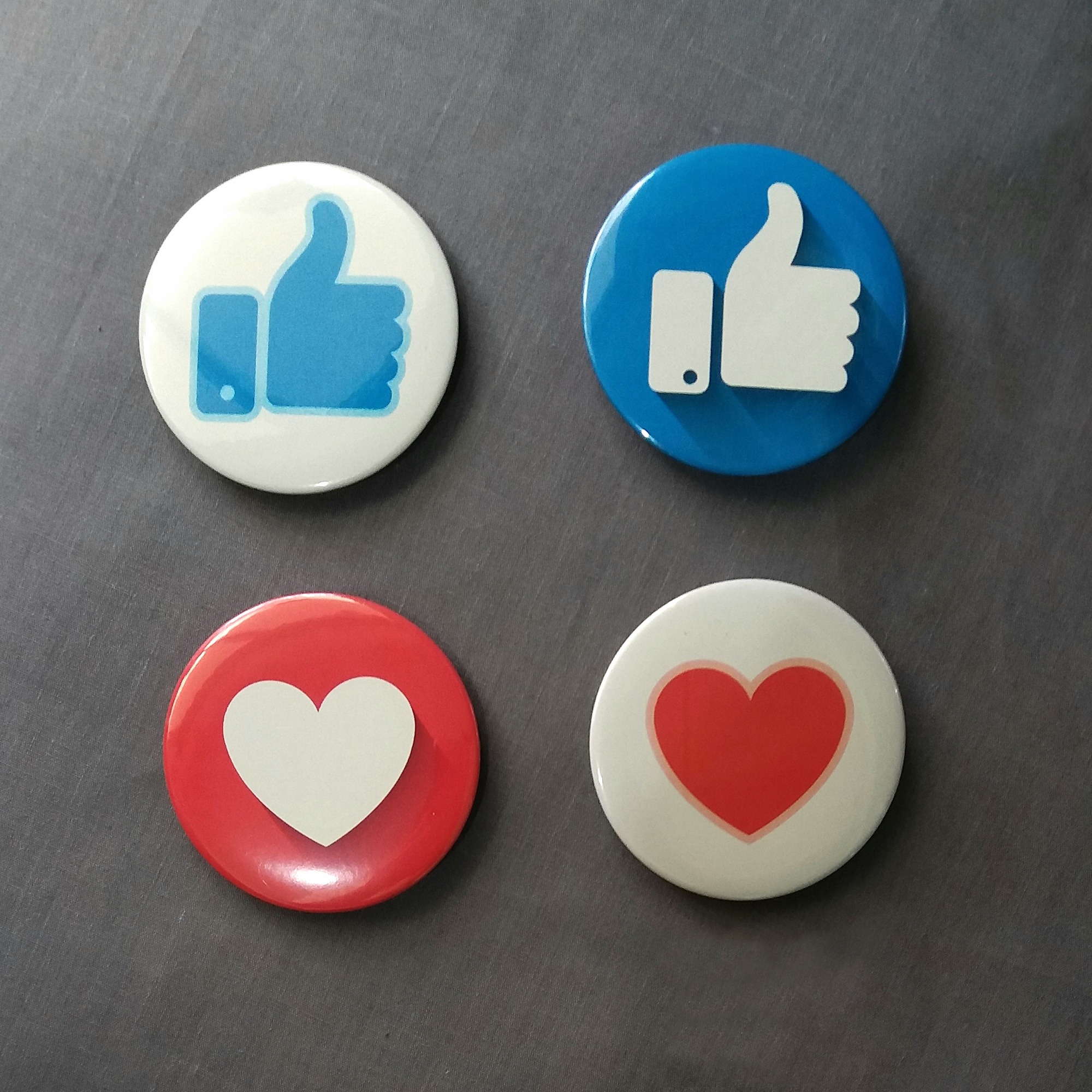 Like & Love เข็มกลัดวงกลม เข็มกลัดตกแต่ง 5.8cm.