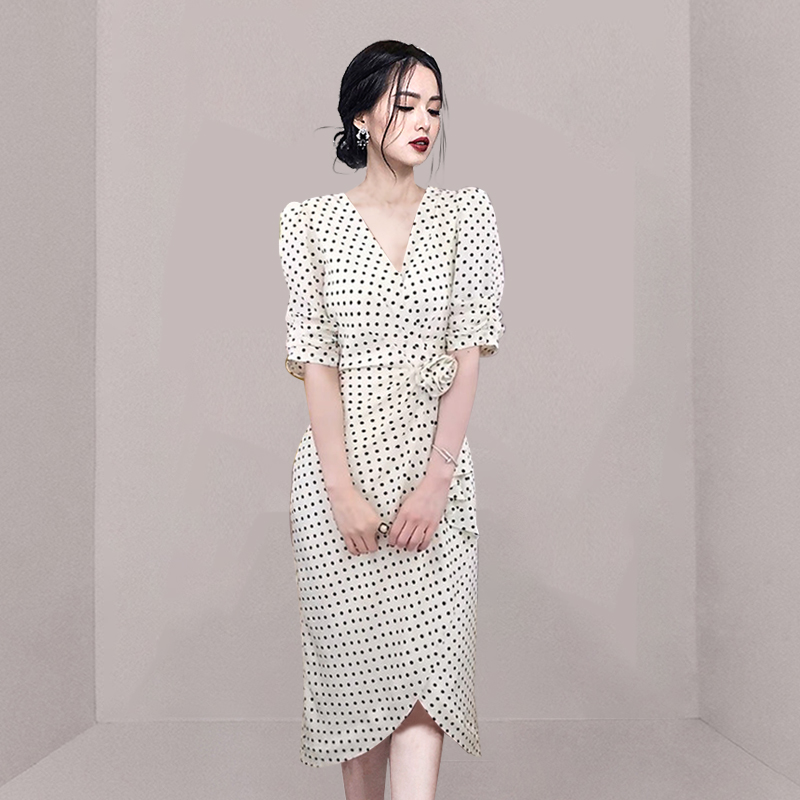 ชุดเดรสยาวสวยๆ สไตล์เกาหลี มีขนาด S M L XL สนใจทักแชท