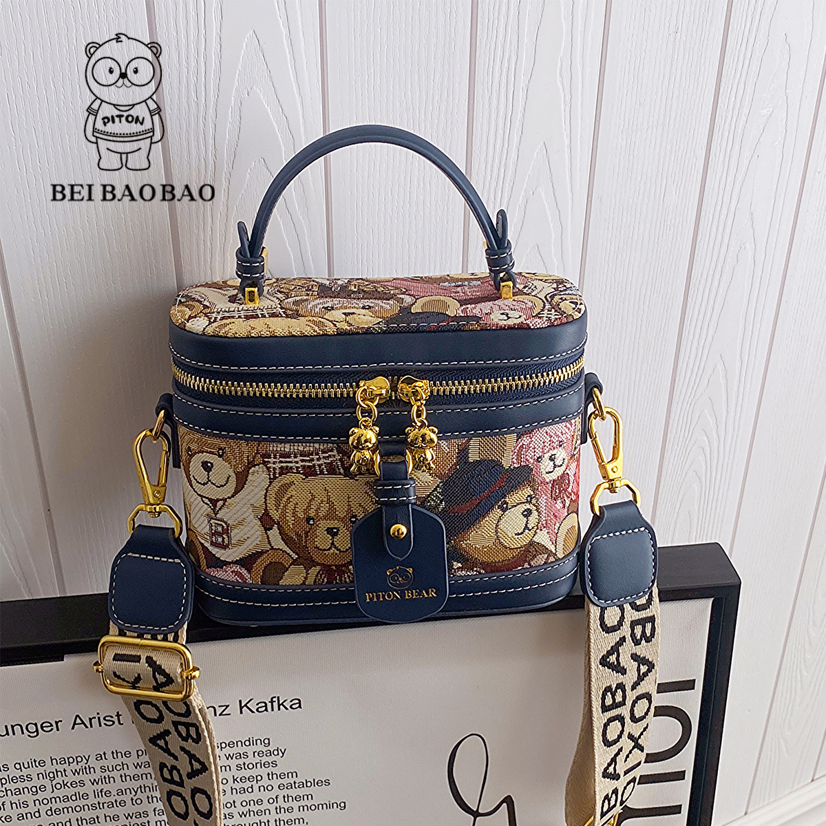 กระเป๋าผู้หญิงสวยๆ กระเป๋าสะพายข้างผู้หญิง กระเป๋าแบรนด์ BEAR BAG กระเป๋าหมีสุดคิ้ว!
