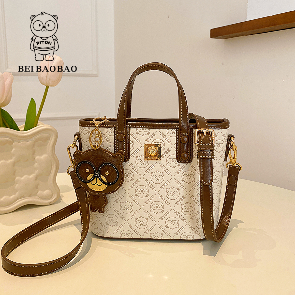 กระเป๋าผู้หญิงสวยๆ กระเป๋าสะพายข้างผู้หญิง กระเป๋าแบรนด์ BEAR BAG กระเป๋าหมีสุดคิ้ว!