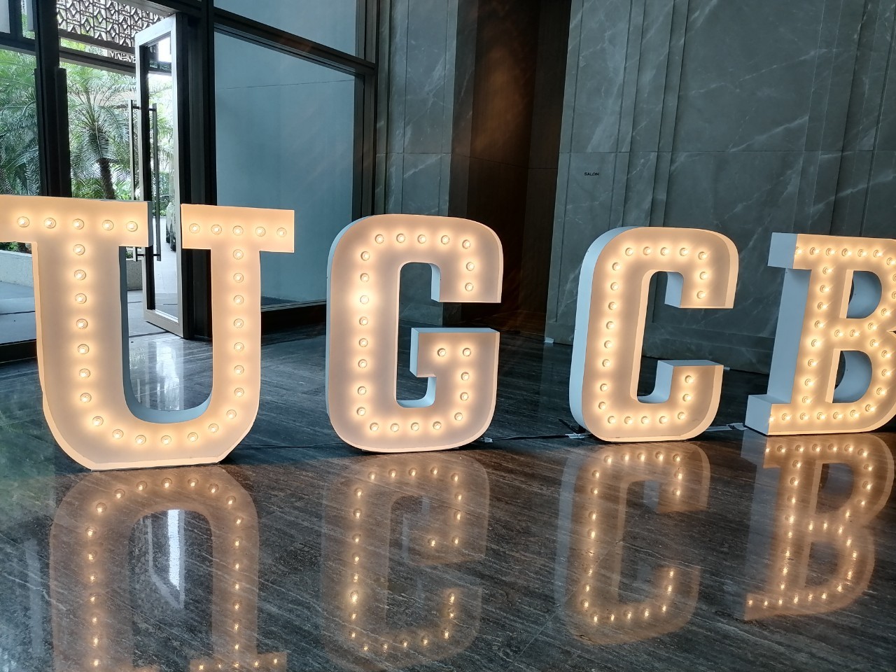 งานเช่าอักษรไฟปิงปอง UGCB สูง 120 cm