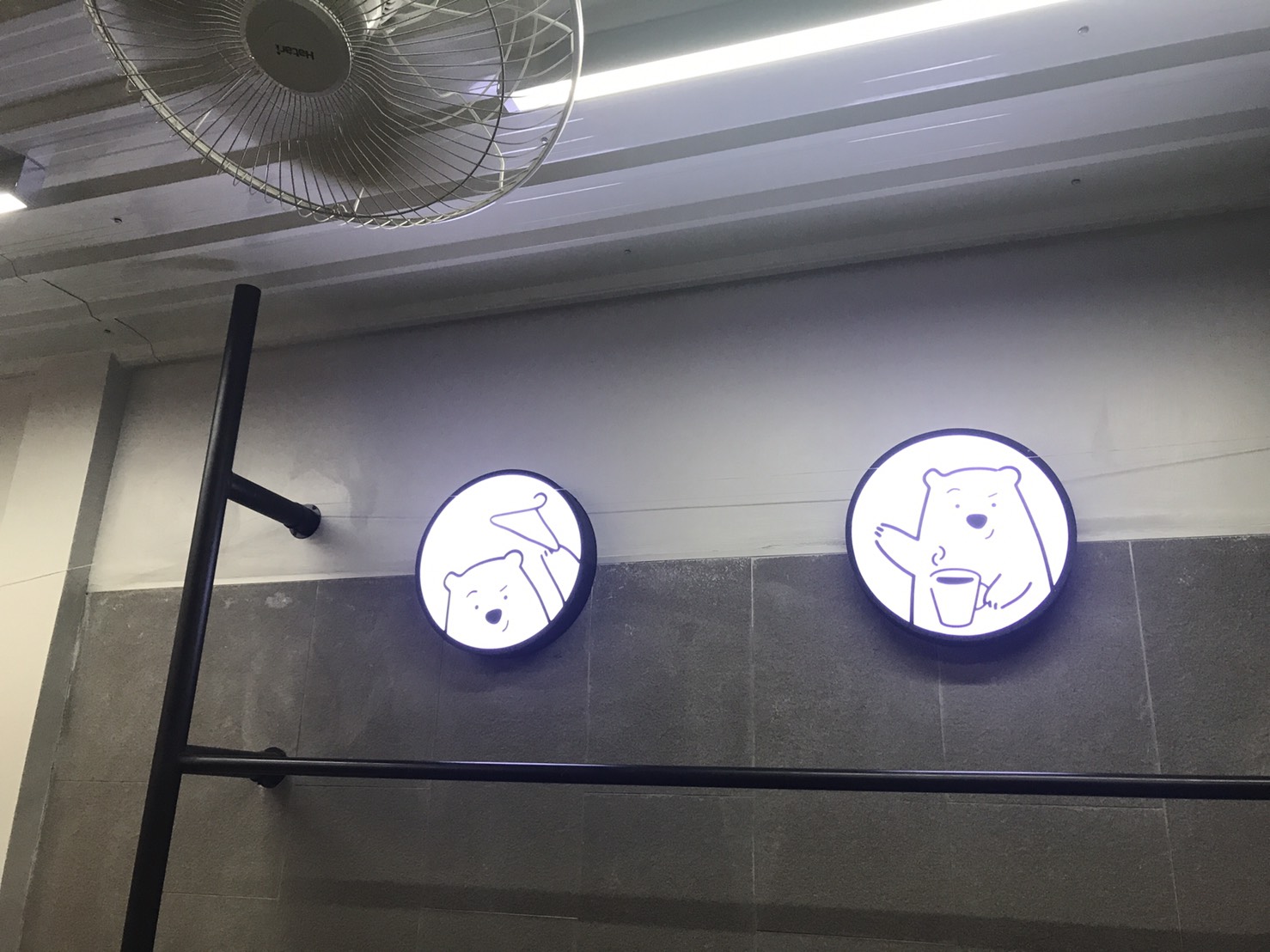 ป้ายกล่องไฟ ร้าน iDdental ติดตั้งตึกเซ็นจูรี่ พญาไท #ร้านป้ายพญาไท #ป้ายร้านหมอฟัน