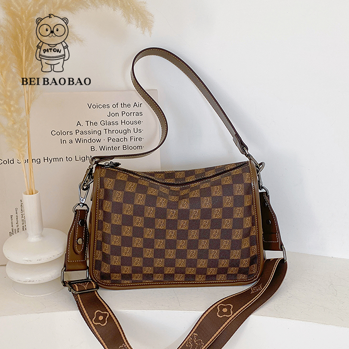 กระเป๋าผู้หญิงสวยๆ กระเป๋าสะพายข้างผู้หญิง กระเป๋าแบรนด์ BEAR BAG กระเป๋าหมีสุดคิ้ว!