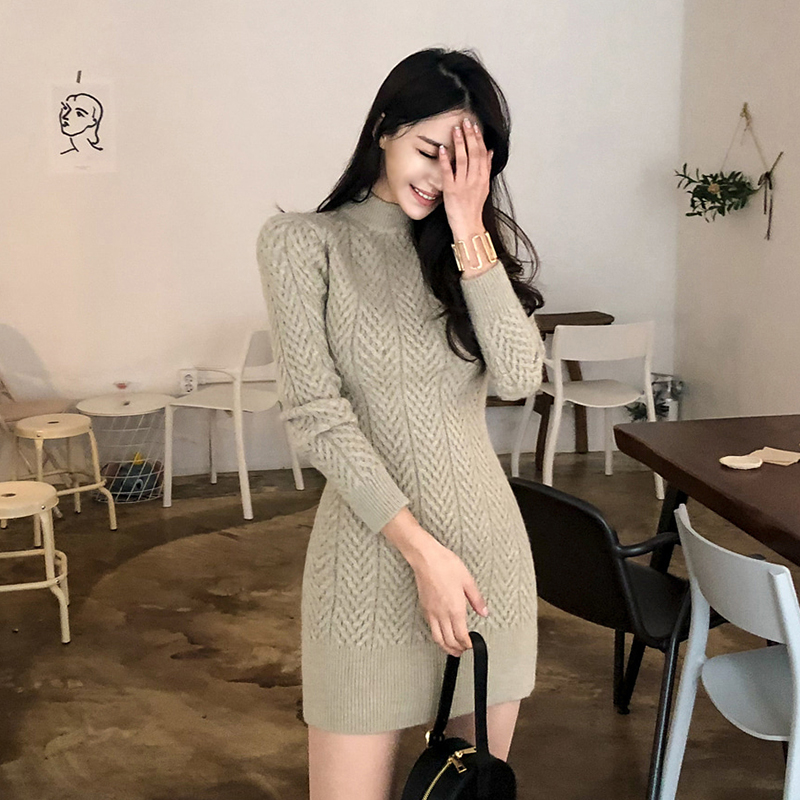 ชุดเดรสยาวสวยๆ สไตล์เกาหลี มีขนาด S M L XL สนใจทักแชท