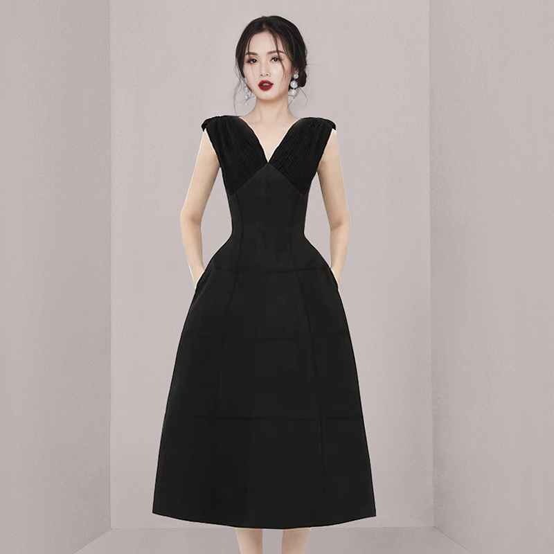 ชุดเดรสยาวสวยๆ สไตล์เกาหลี มีขนาด S M L XL สนใจทักแชท