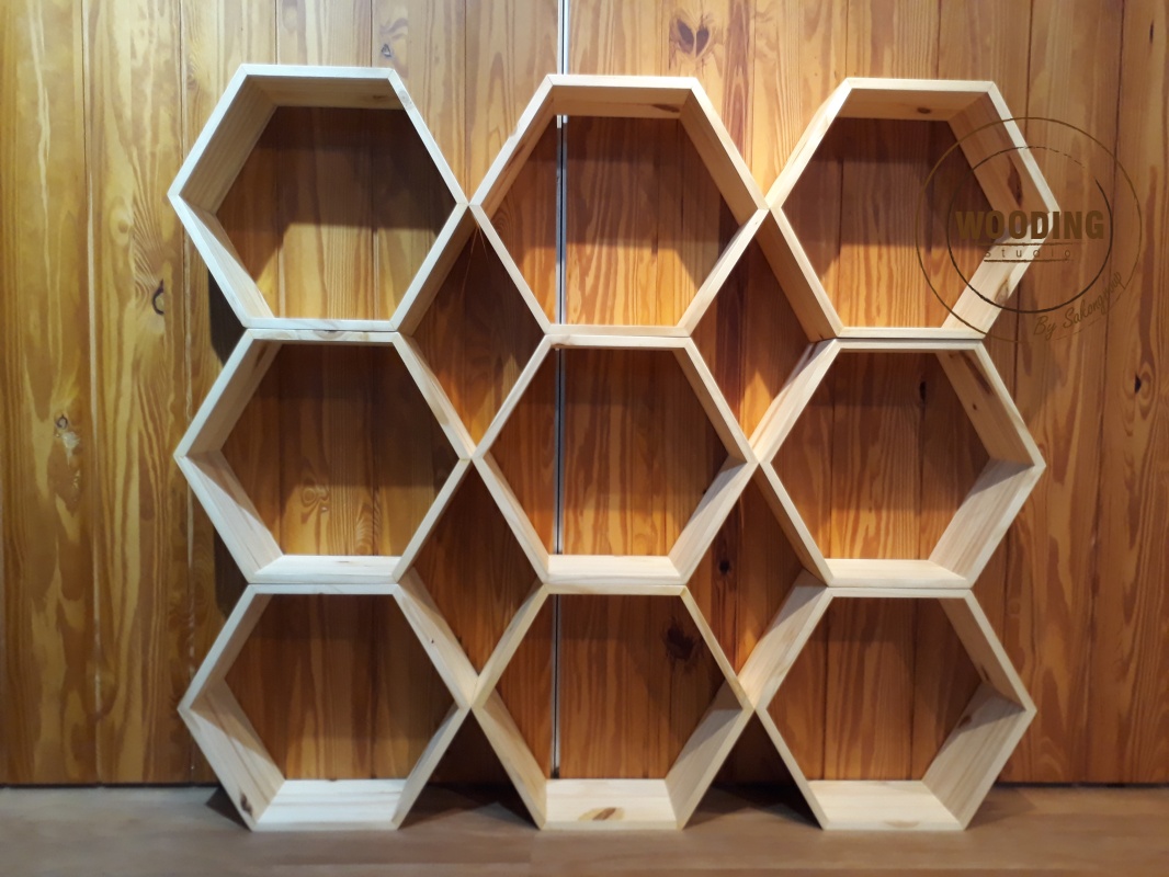 ที่แขวนรังผึ้งไม้สน ทรงหกเหลี่ยม (J416)