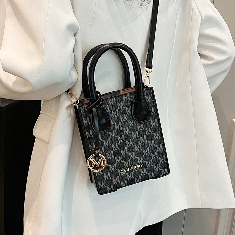 กระเป๋าผู้หญิงสวยๆ กระเป๋าสะพายข้างผู้หญิง กระเป๋าแบรนด์COOL BAG