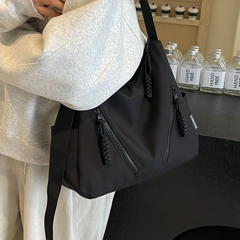 กระเป๋าผู้หญิงสวยๆ กระเป๋าสะพายข้างผู้หญิง กระเป๋าแบรนด์COOL BAG