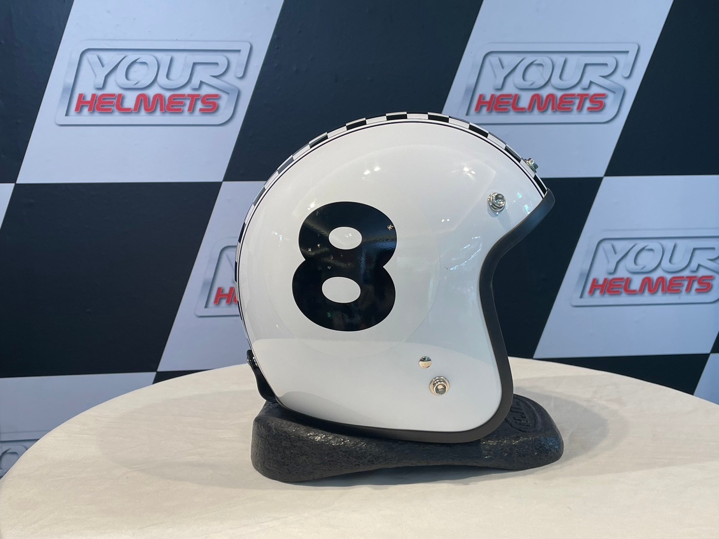 AVEX LB CAFE เลข8 หมากรุก สีขาว