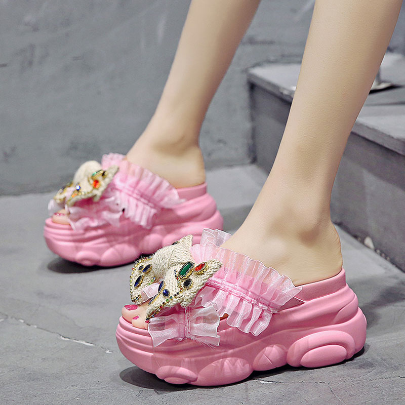 รองเท้าผ้าใบเสริมส้นสูง ไซต์35-39 สนใจทักแชท ฟรีค่าส่ง!