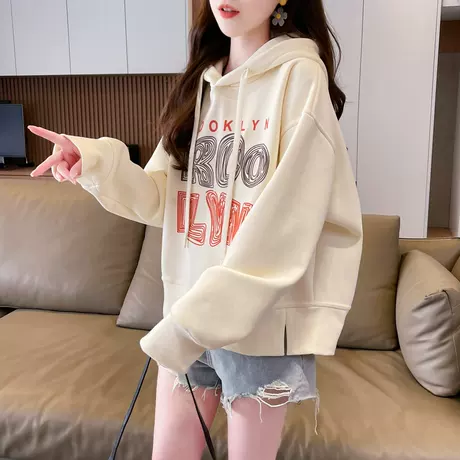 เสื้อยืดแขนยาว มีฮู้ด มีขนาด S M L XL สนใจทักแชท