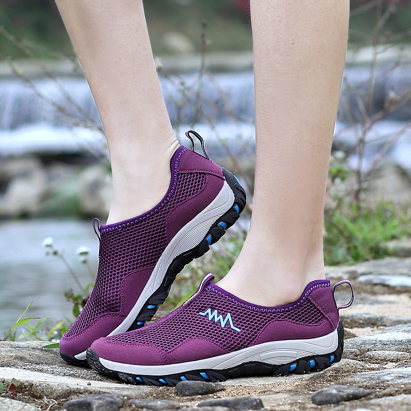 รองเท้าแฟชั่นอินเทรนด์