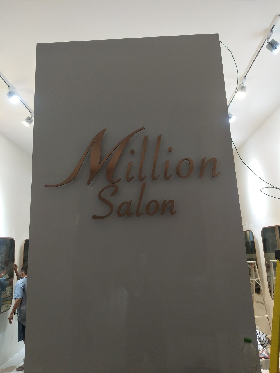 ป้ายไฟออกหลัง สแตนเลส Pink Gold ติดบนอะคริลิคไดคัท - Million Salon