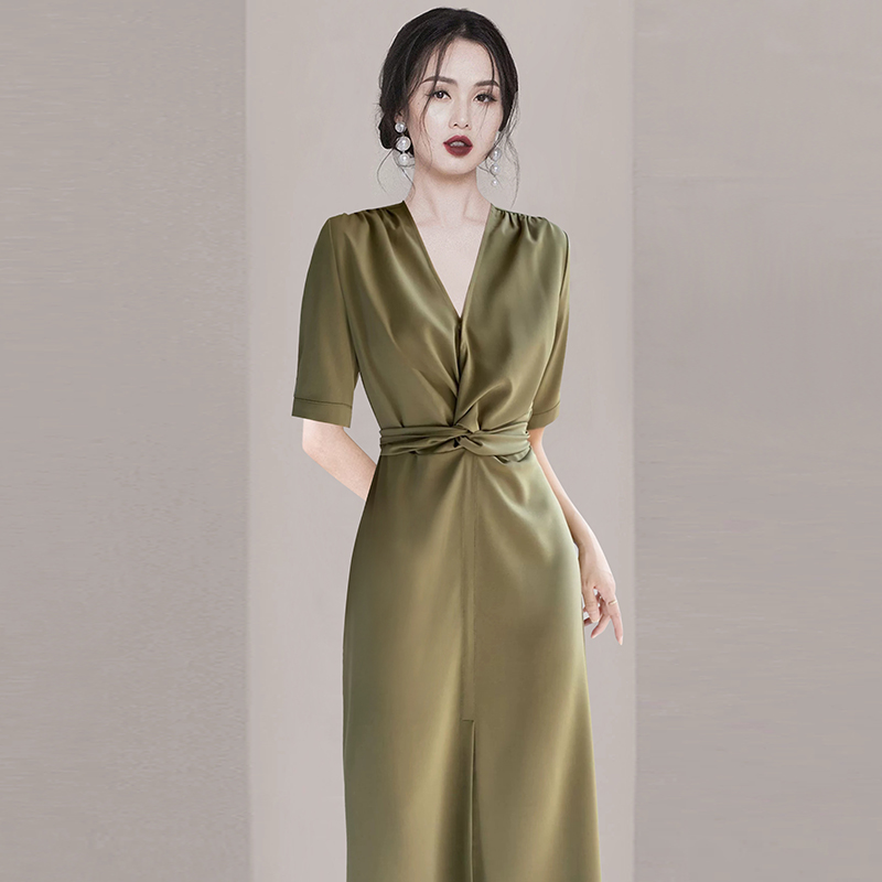 ชุดเดรสยาวสวยๆ สไตล์เกาหลี มีขนาด S M L XL สนใจทักแชท