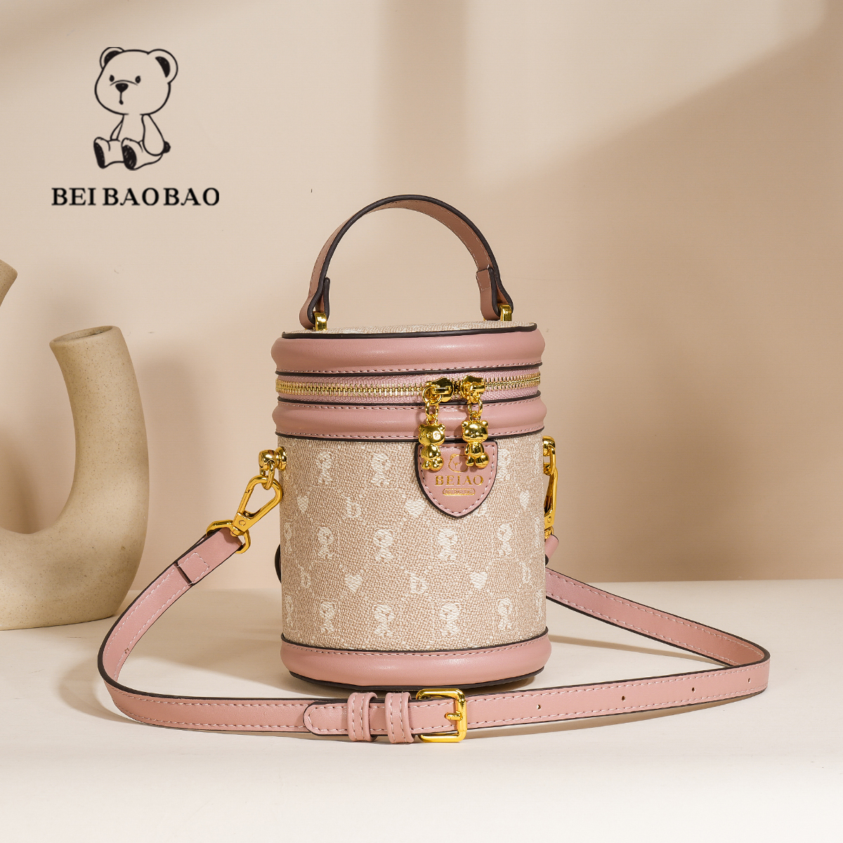 กระเป๋าผู้หญิงสวยๆ กระเป๋าสะพายข้างผู้หญิง กระเป๋าแบรนด์ BEAR BAG กระเป๋าหมีสุดคิ้ว!