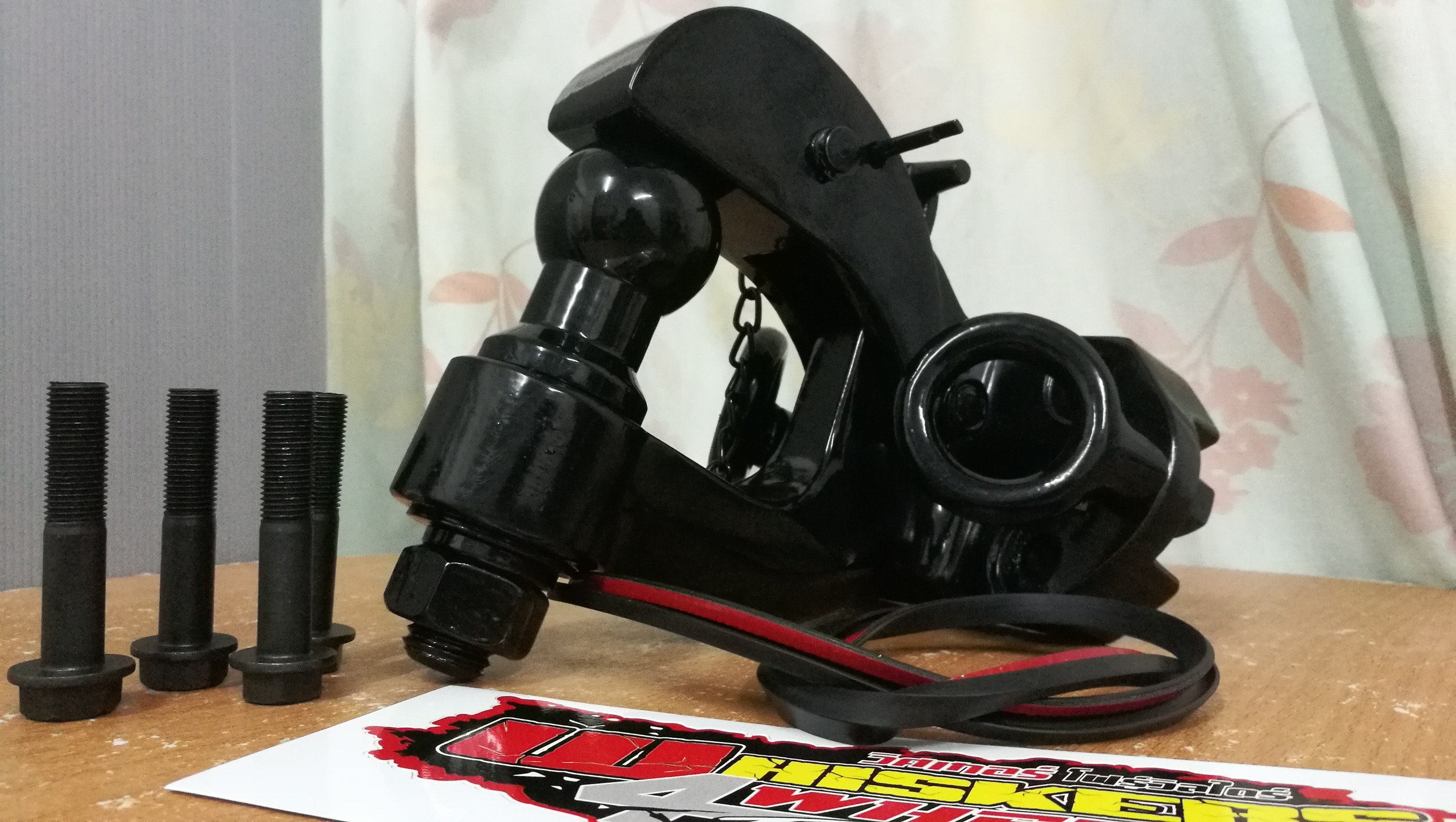 หัวลากปากนกแก้ว 8 ตัน VX80 ตัวใหญ่ ตัวใหญ่สำหรับ VX80 สีดำ พร้อมหูเซฟตี้ 2 ด้าน