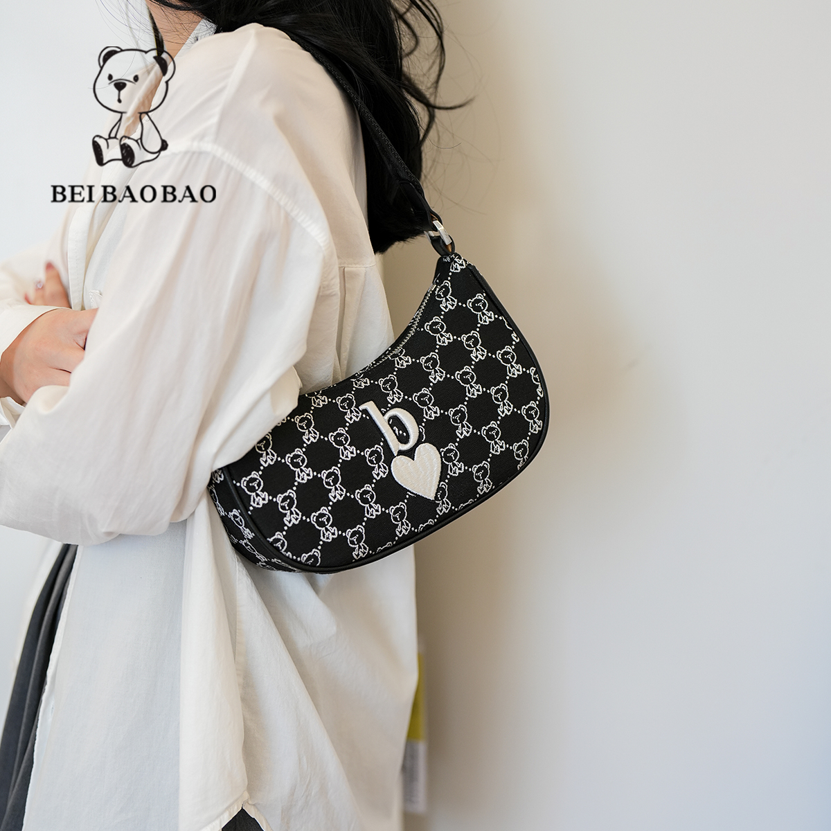 กระเป๋าผู้หญิงสวยๆ กระเป๋าสะพายข้างผู้หญิง กระเป๋าแบรนด์ BEAR BAG กระเป๋าหมีสุดคิ้ว!