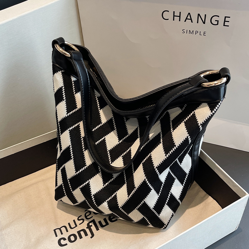 กระเป๋าผู้หญิงสวยๆ กระเป๋าสะพายข้างผู้หญิง กระเป๋าแบรนด์COOL BAG