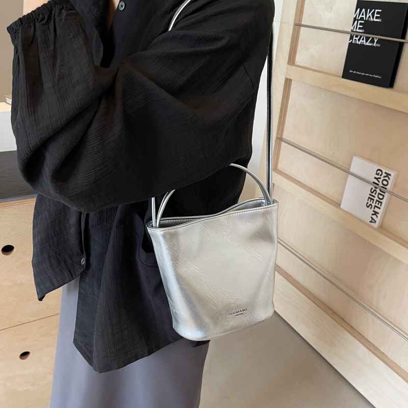 กระเป๋าผู้หญิงสวยๆ กระเป๋าสะพายข้างผู้หญิง กระเป๋าแบรนด์COOL BAG