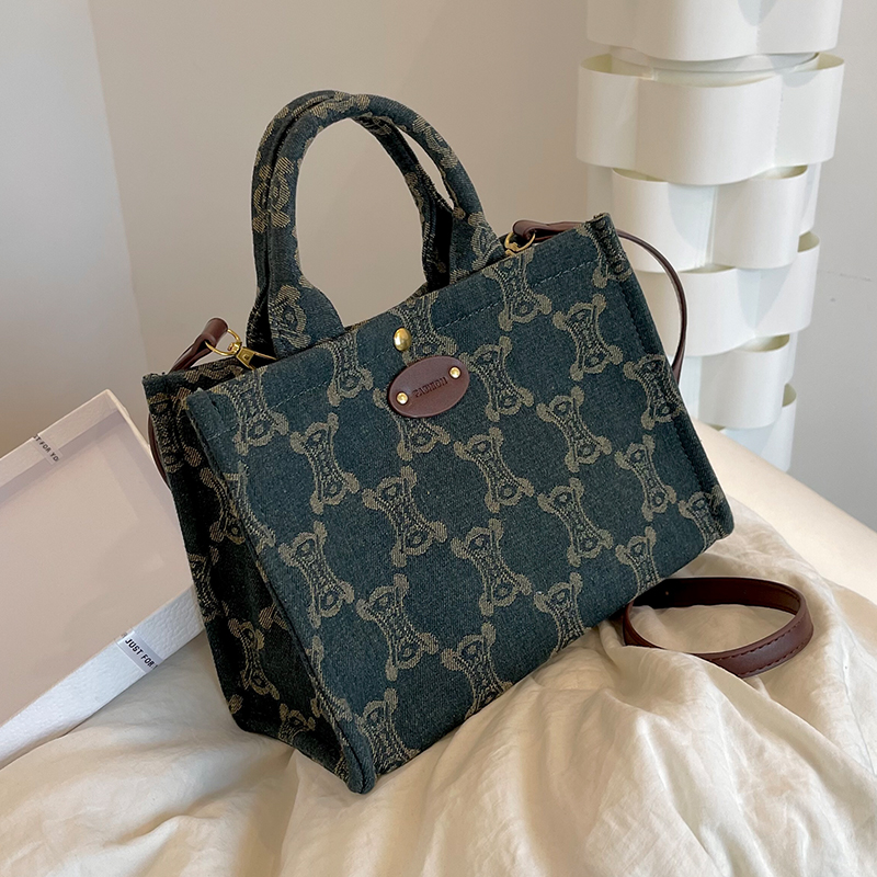 กระเป๋าผู้หญิงสวยๆ กระเป๋าสะพายข้างผู้หญิง กระเป๋าแบรนด์COOL BAG