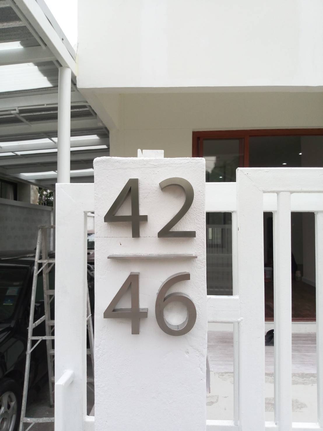 ป้ายบ้านเลขที่สแตนเลสยกขอบ42/46 ผลิตพร้อมติดตั้งที่ จตุจักร