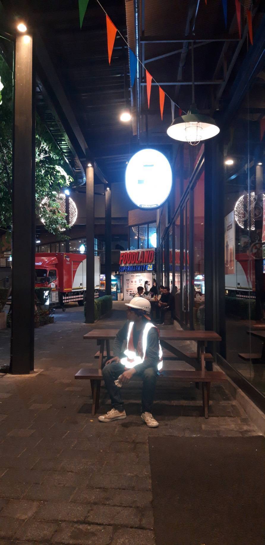 ป้ายกล่องไฟไดคัท - เพลินวานพาณิชย์ ติดตั้งป้าย TheStreet รัชดา #ร้านป้ายรัชดา