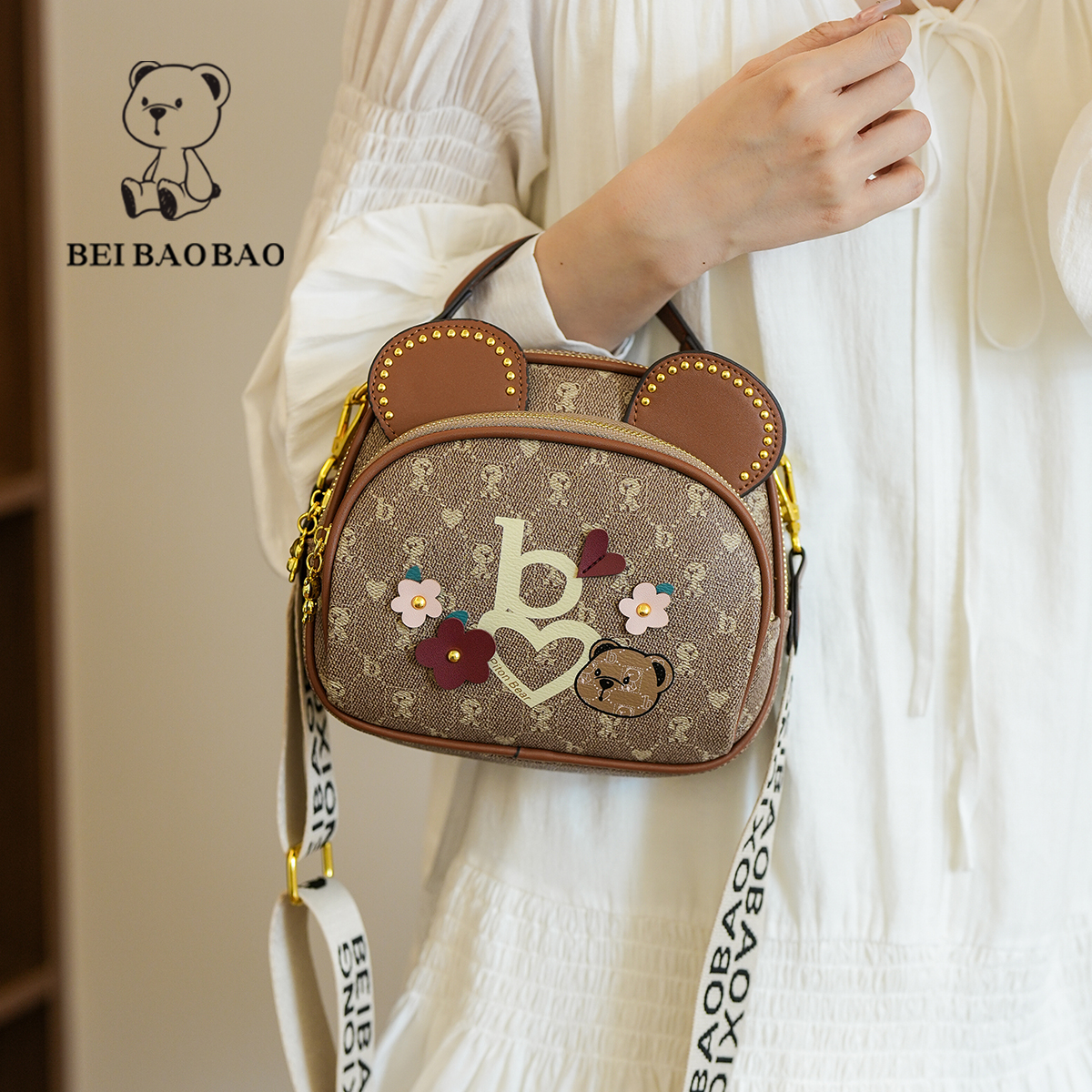 กระเป๋าผู้หญิงสวยๆ กระเป๋าสะพายข้างผู้หญิง กระเป๋าแบรนด์ BEAR BAG กระเป๋าหมีสุดคิ้ว!