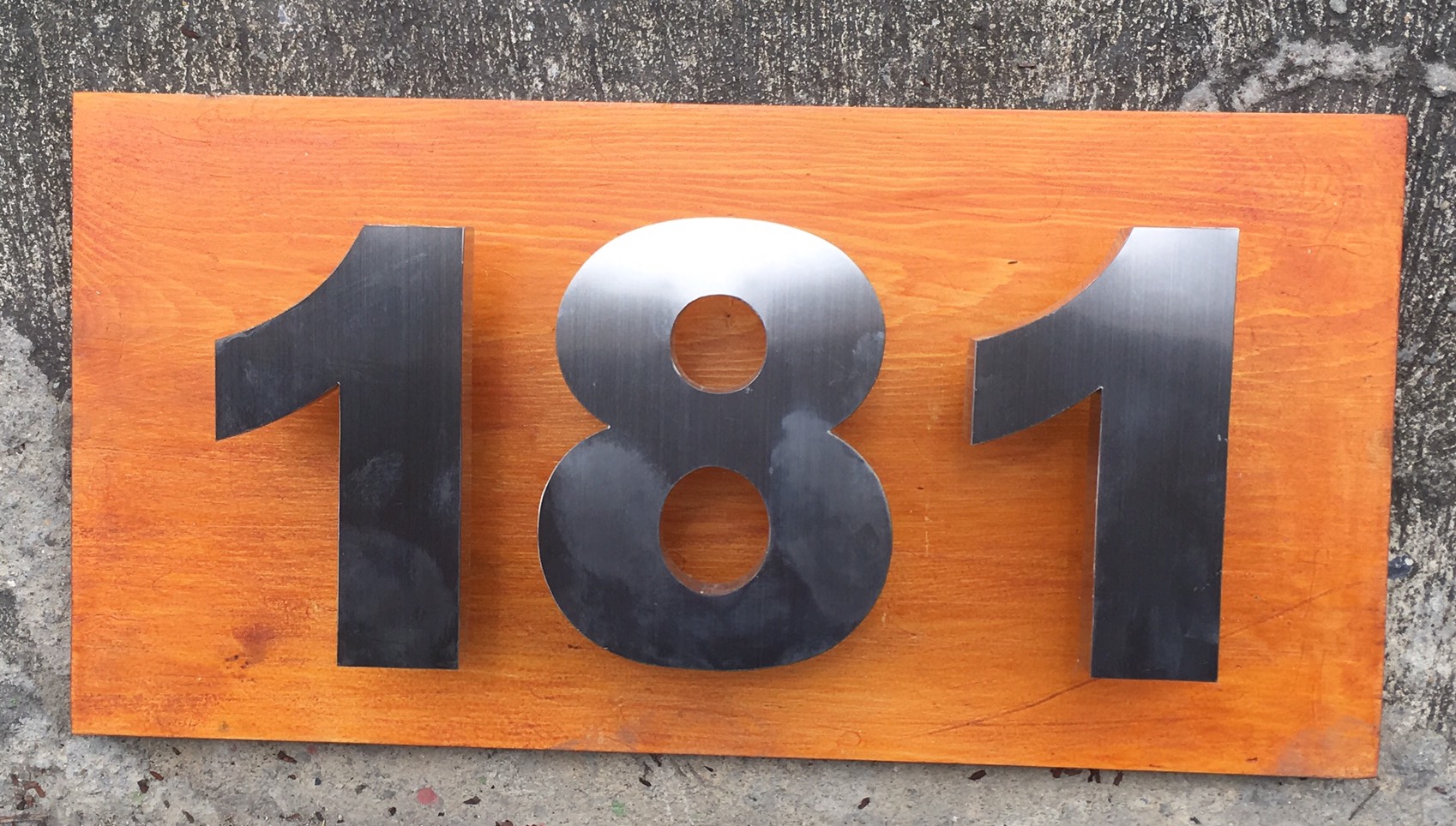 ป้ายบ้านเลขที่ 181