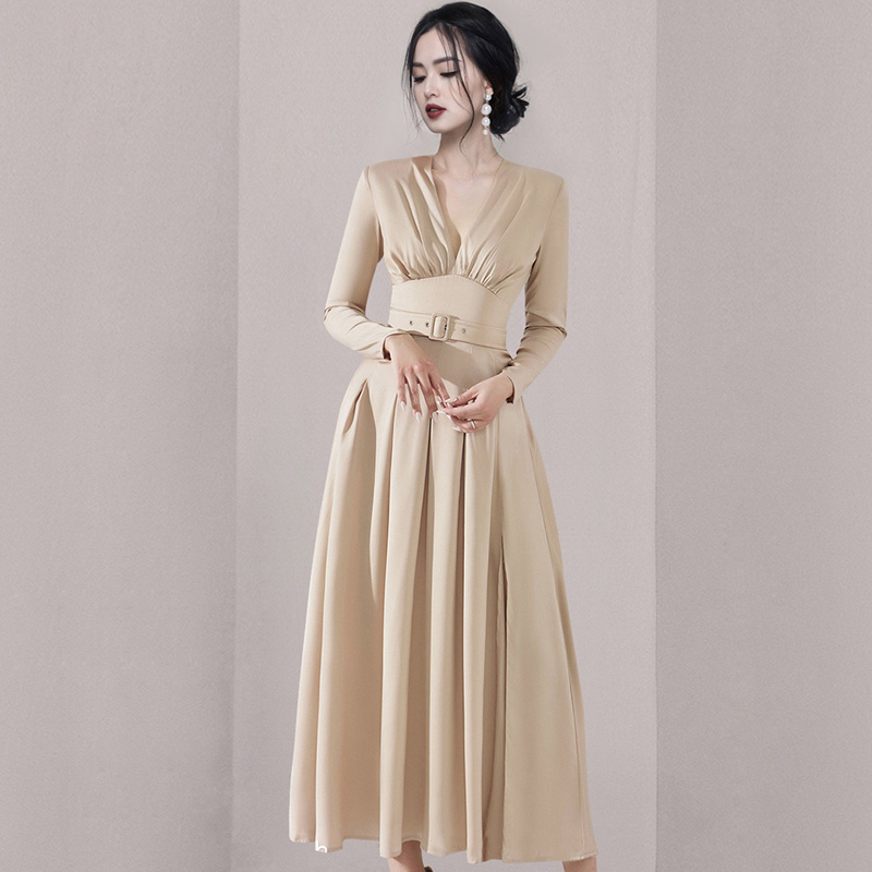 ชุดเดรสยาวสวยๆ สไตล์เกาหลี มีขนาด S M L XL สนใจทักแชท