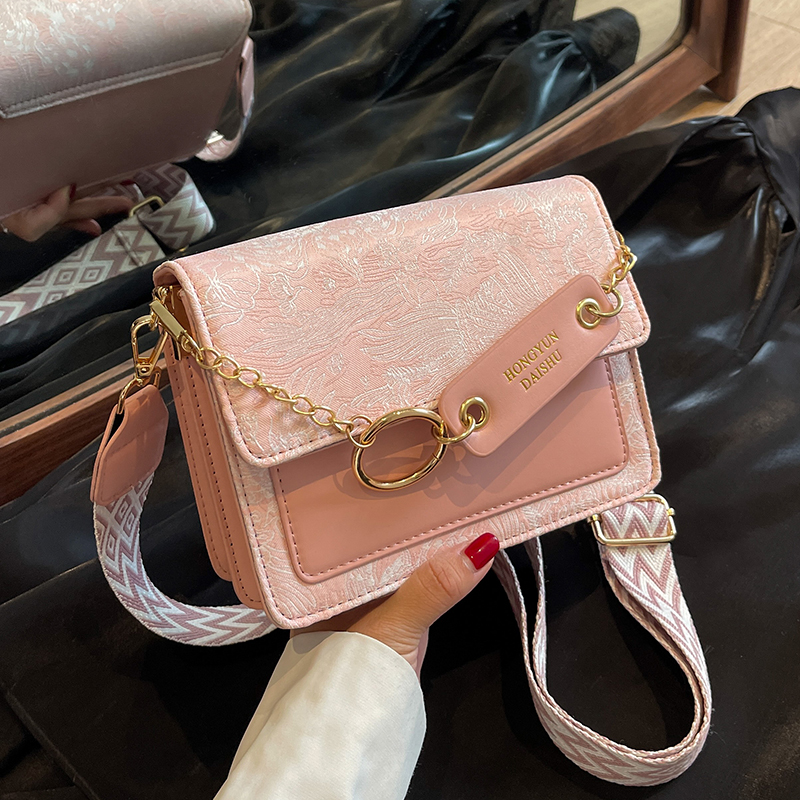 กระเป๋าผู้หญิงสวยๆ กระเป๋าสะพายข้างผู้หญิง กระเป๋าแบรนด์COOL BAG