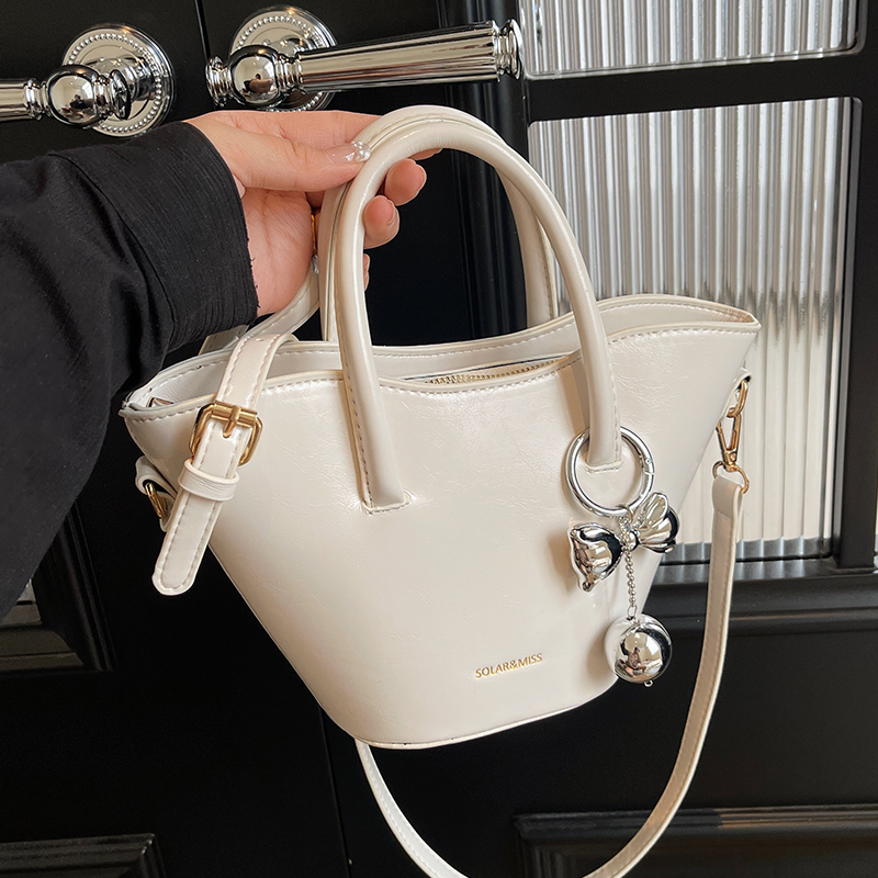 กระเป๋าผู้หญิงสวยๆ กระเป๋าสะพายข้างผู้หญิง กระเป๋าแบรนด์COOL BAG