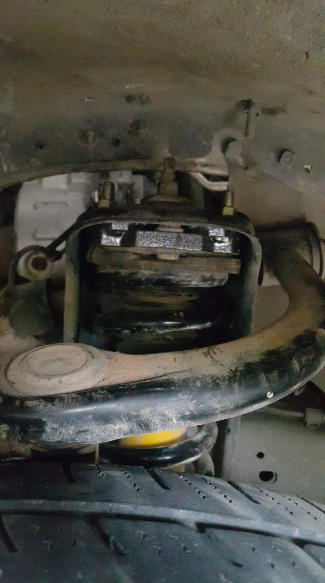 ก้อนรองหัวโช๊ค TOYOTA VIGO