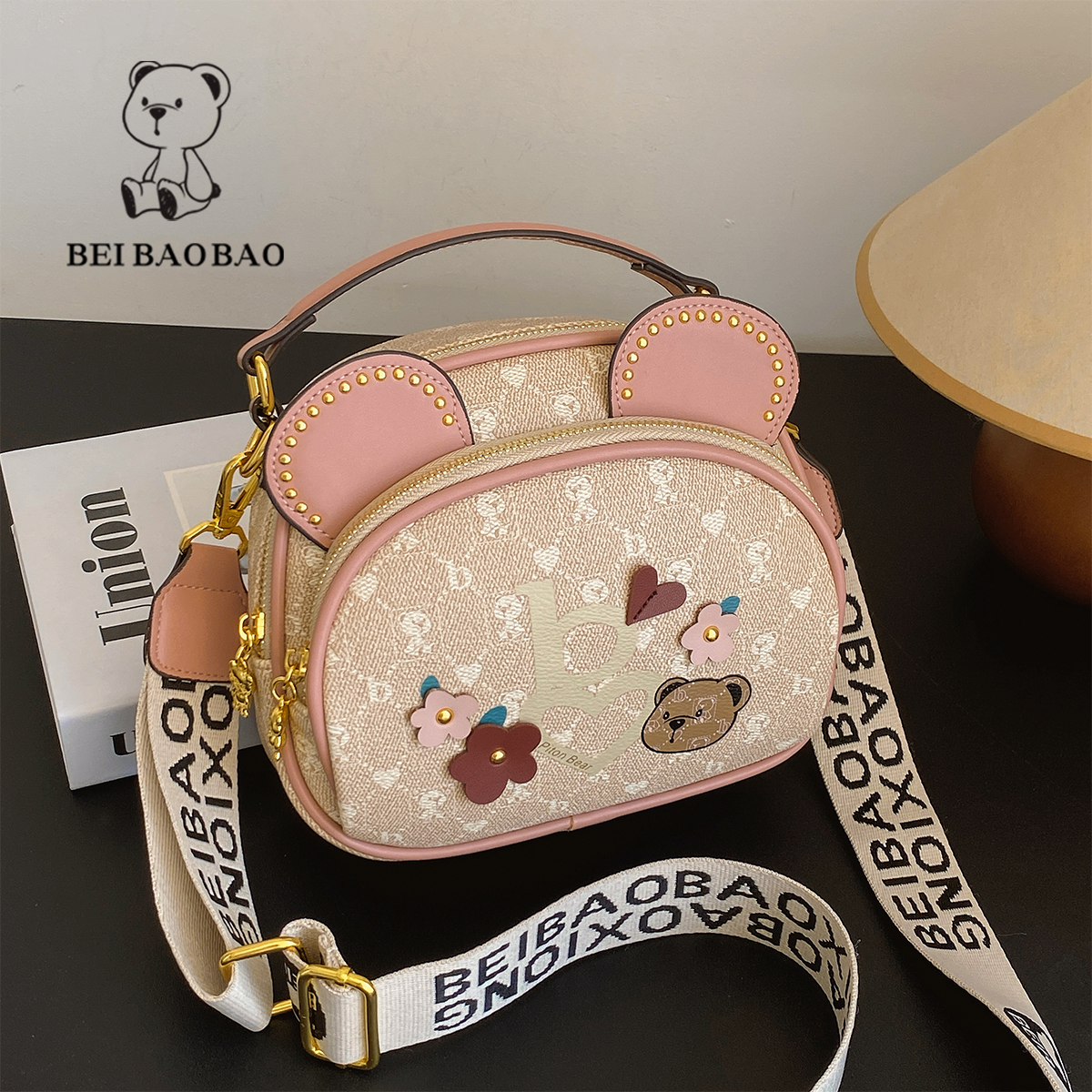 กระเป๋าผู้หญิงสวยๆ กระเป๋าสะพายข้างผู้หญิง กระเป๋าแบรนด์ BEAR BAG กระเป๋าหมีสุดคิ้ว!