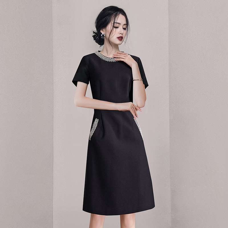 ชุดเดรสยาวสวยๆ สไตล์เกาหลี มีขนาด S M L XL สนใจทักแชท