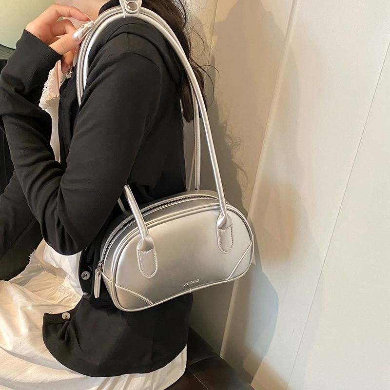 กระเป๋าผู้หญิงสวยๆ กระเป๋าสะพายข้างผู้หญิง กระเป๋าแบรนด์COOL BAG
