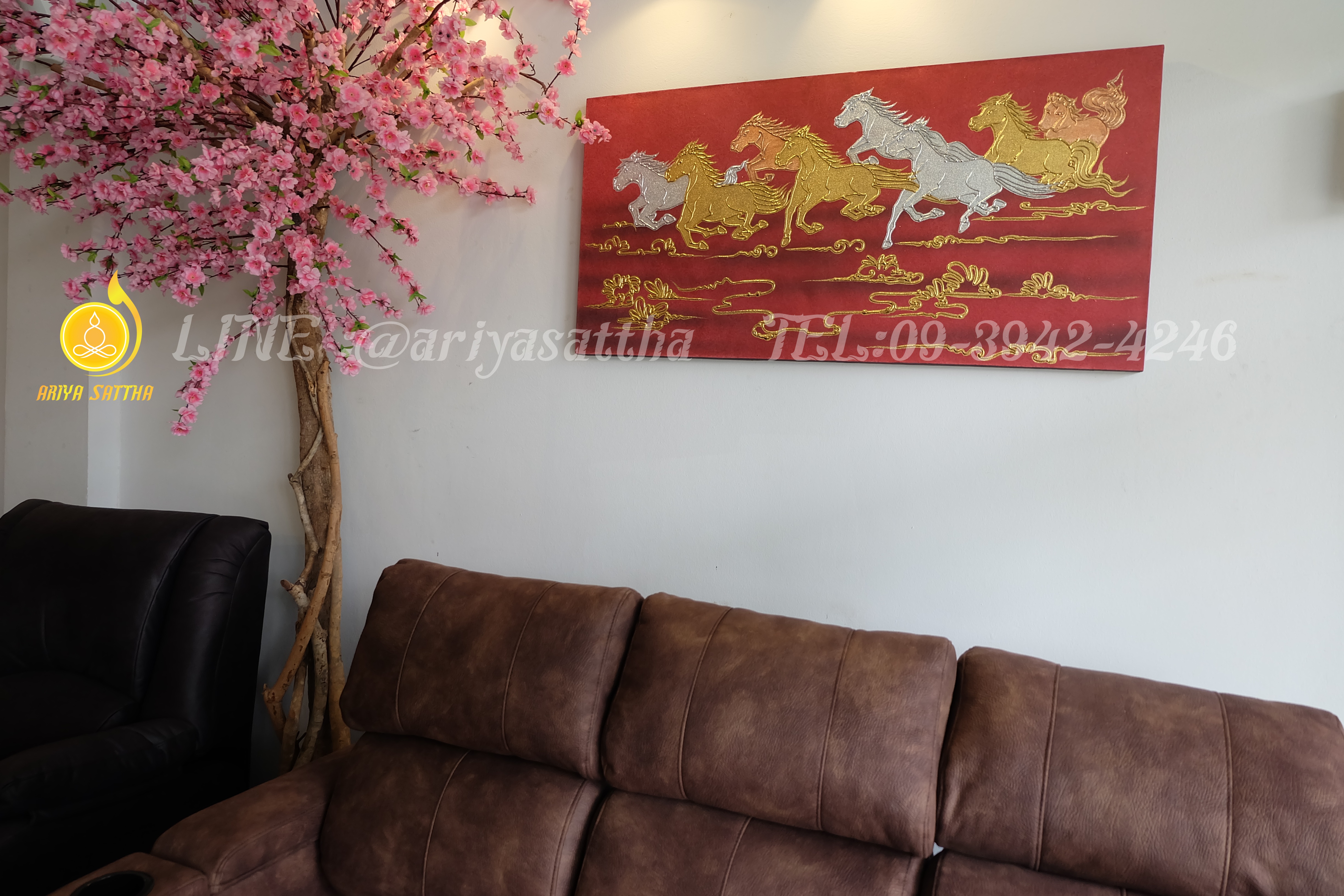 ม้าวิ่ง 8 ตัว ภาพมงคล ขนาด 60x120 cm.ตกแต่งบ้าน ของขวัญขึ้นบ้านใหม่ งาน handmade ภาพวาดปิดทองแต่งผนังบ้าน คอนโด สีแดง