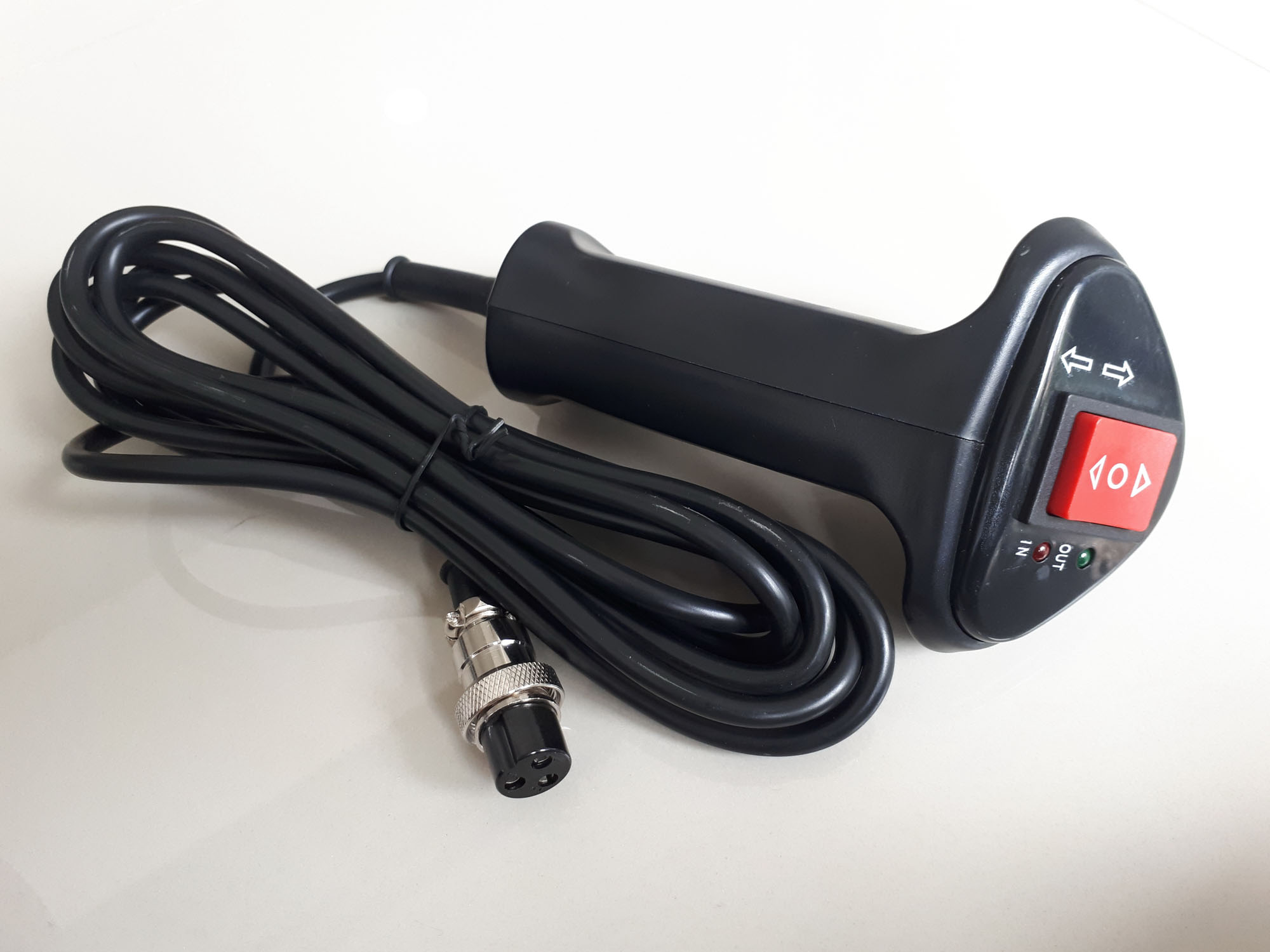 รีโมทวินซ์ วินซ์ แบบสาย พร้อมปลั๊กตัวผู้/ตัวเมีย ใส่ใช้ได้ทุกรุ่น