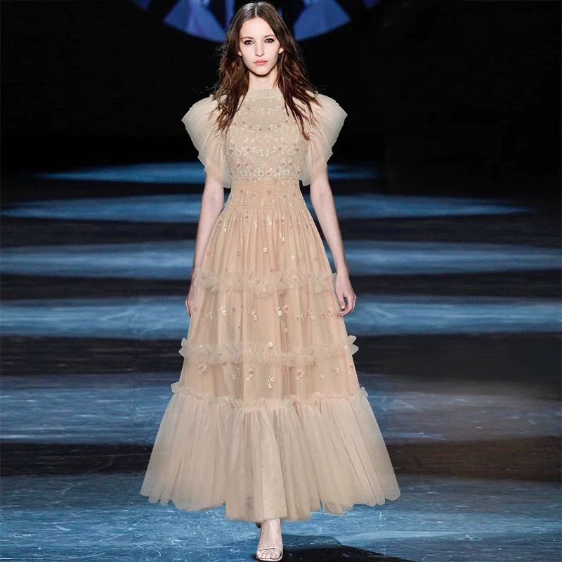 ชุดเดรสยาวสวยๆ ชุดกระโปรงยาว ชุดเดรสยาว ชุดแซกยาว มีขนาด S M L XL สนใจทักแชท