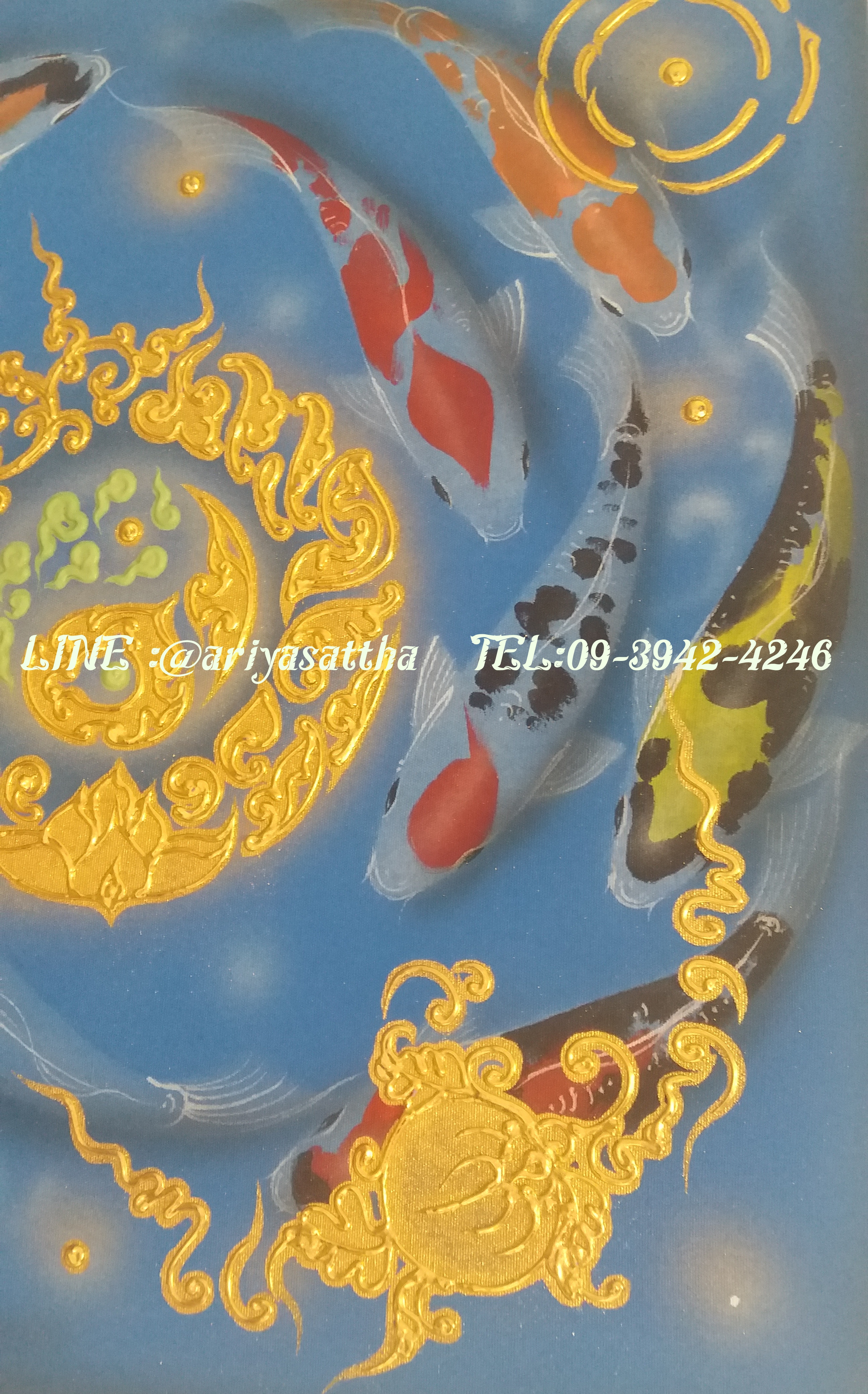 รูปปลาคราฟ ว่ายวน บัวทอง พื้นน้ำ ภาพมงคล ขนาด 60x60 cm.ตกแต่งบ้าน ของขวัญขึ้นบ้านใหม่ งาน handmade ภาพวาดปิดทองแต่งผนังบ้าน คอนโด