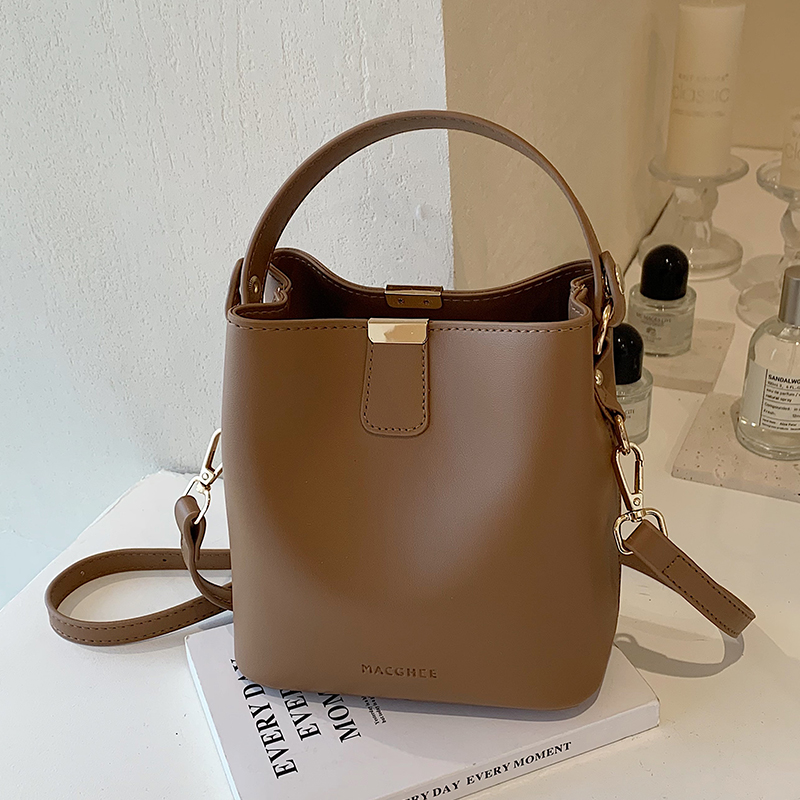 กระเป๋าผู้หญิงสวยๆ กระเป๋าสะพายข้างผู้หญิง กระเป๋าแบรนด์COOL BAG