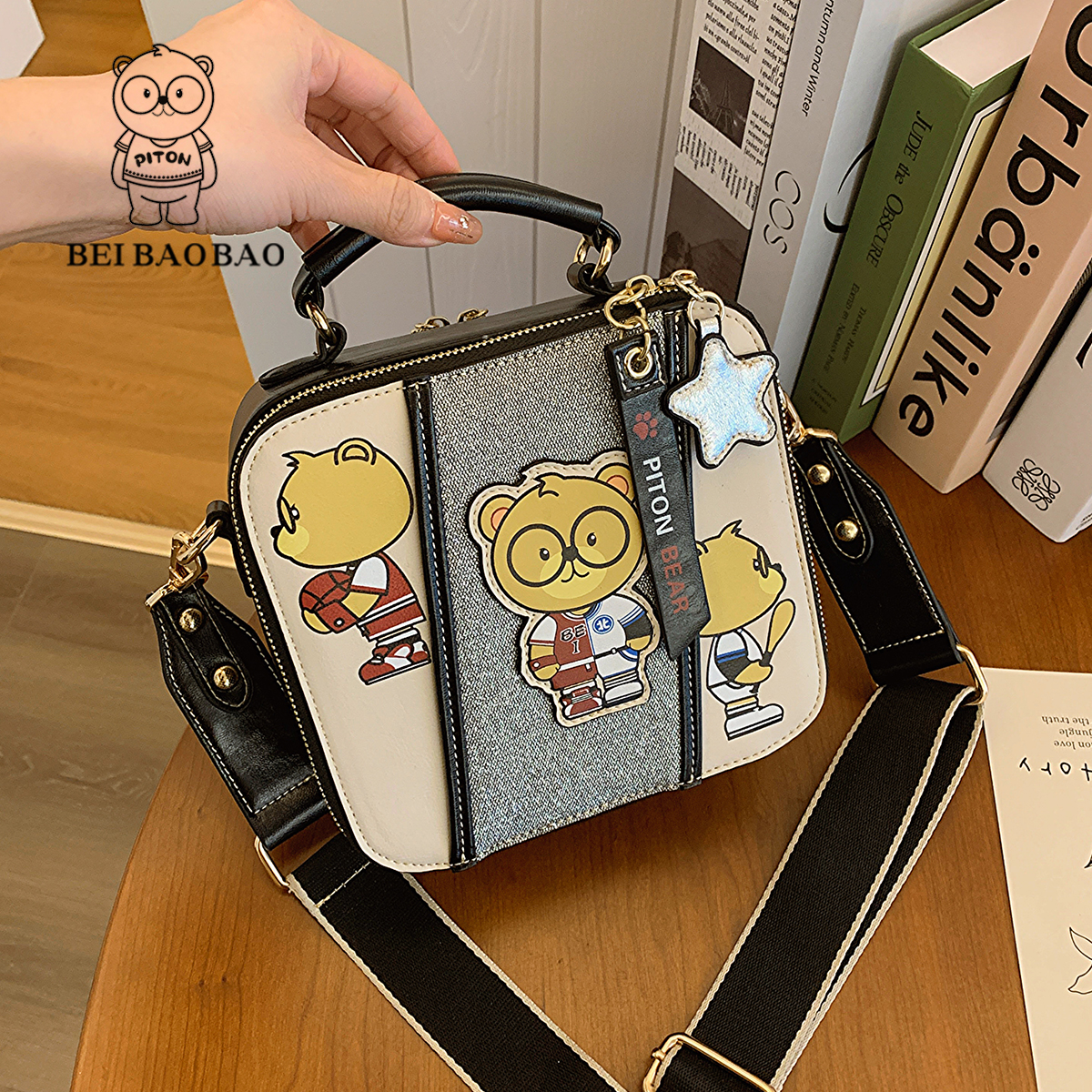 กระเป๋าผู้หญิงสวยๆ กระเป๋าสะพายข้างผู้หญิง กระเป๋าแบรนด์ BEAR BAG กระเป๋าหมีสุดคิ้ว!