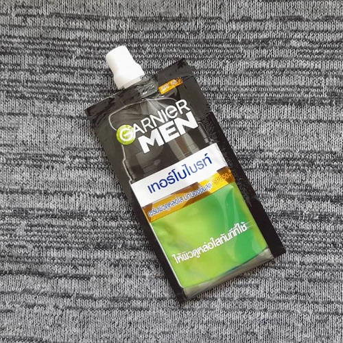 การ์นิเย่ เมน เทอร์โบไบรท์ สปอตเลส เซรั่ม เอสพีเอฟ 50+ Garnier Men TurboBright Spotless Serum SPF50+ 7มล. x 6