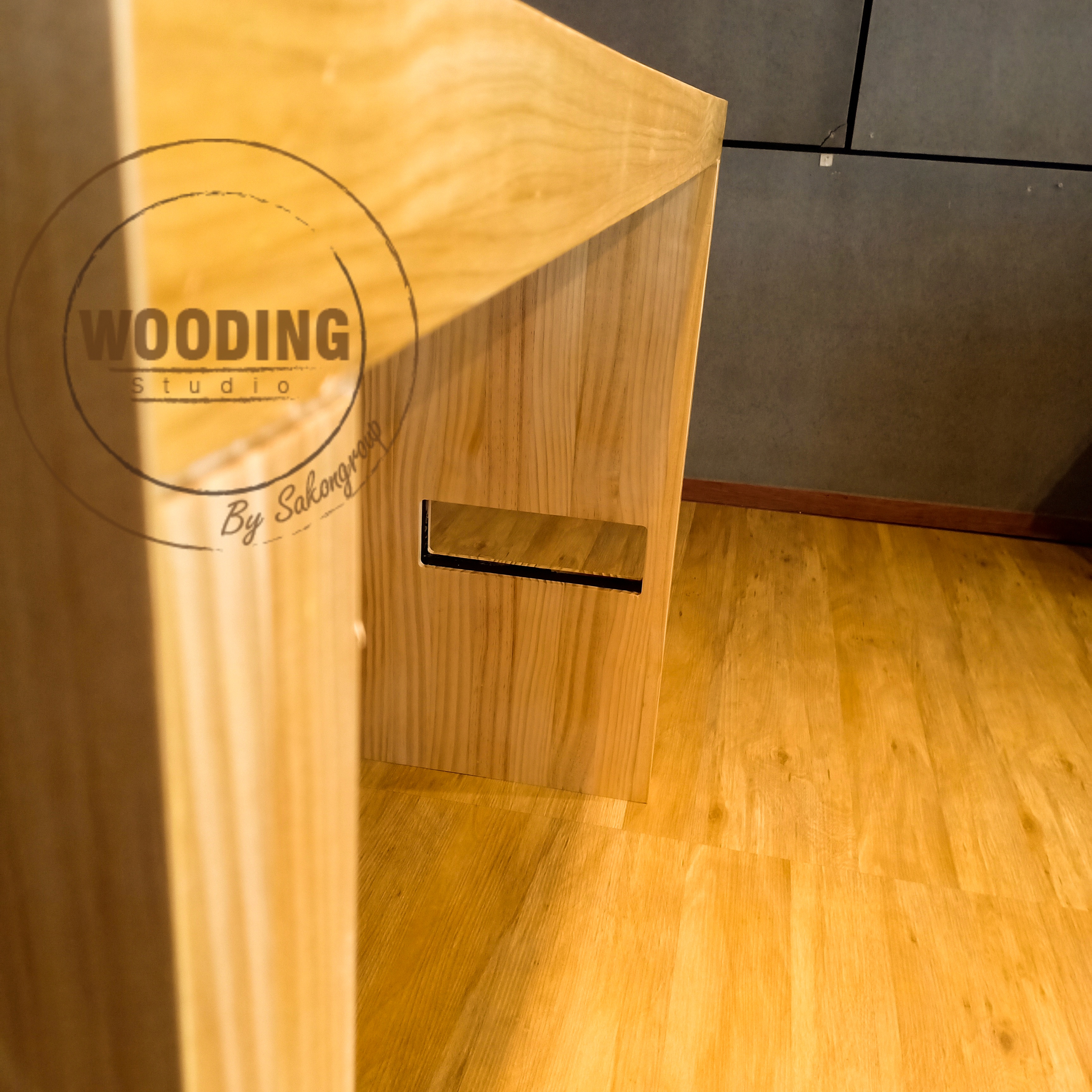 โต๊ะตัวยูคว่ำแบบที่ 2