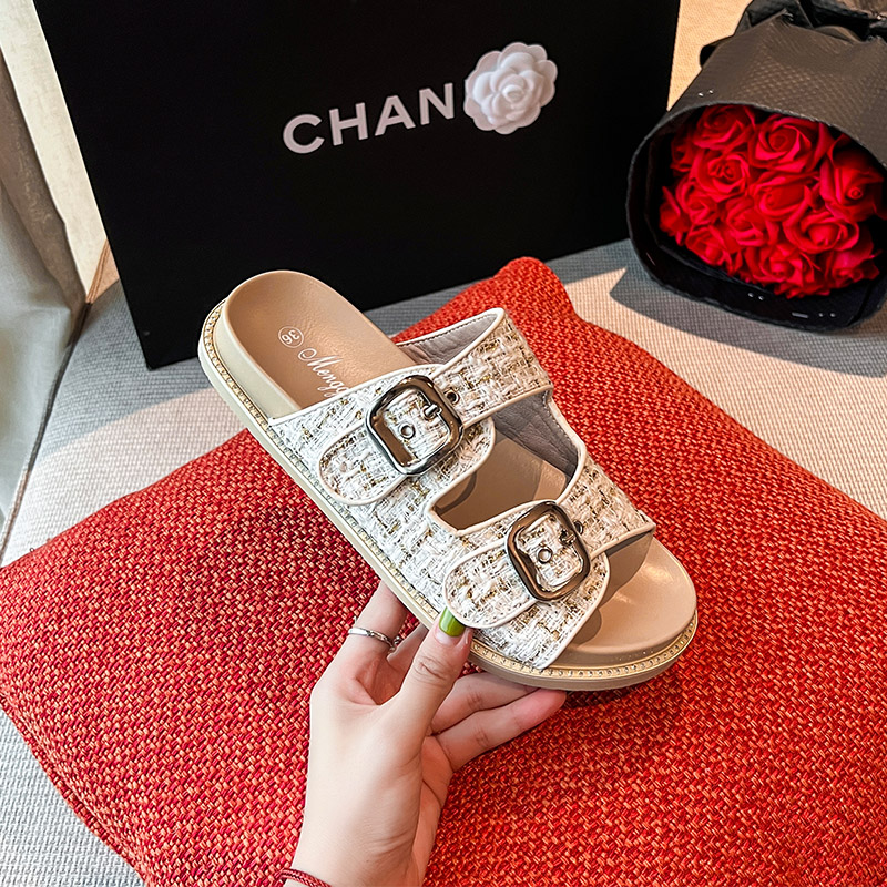 รองเท้าแตะผู้หญิงส้นเตี้ย ใส่สบาย มีขนาด35-43