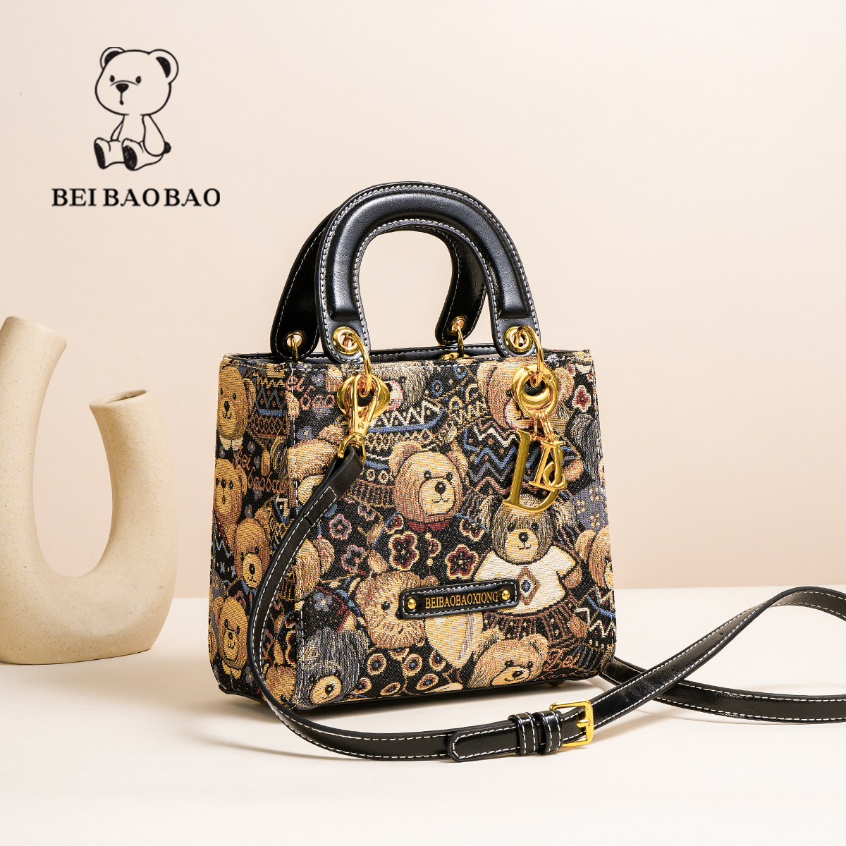 กระเป๋าผู้หญิงสวยๆ กระเป๋าสะพายข้างผู้หญิง กระเป๋าแบรนด์ BEAR BAG กระเป๋าหมีสุดคิ้ว!