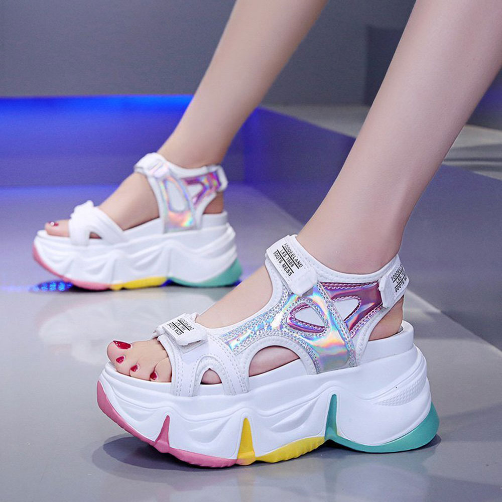 รองเท้าผ้าใบเสริมส้นสูง ไซต์35-39 สนใจทักแชท ฟรีค่าส่ง!
