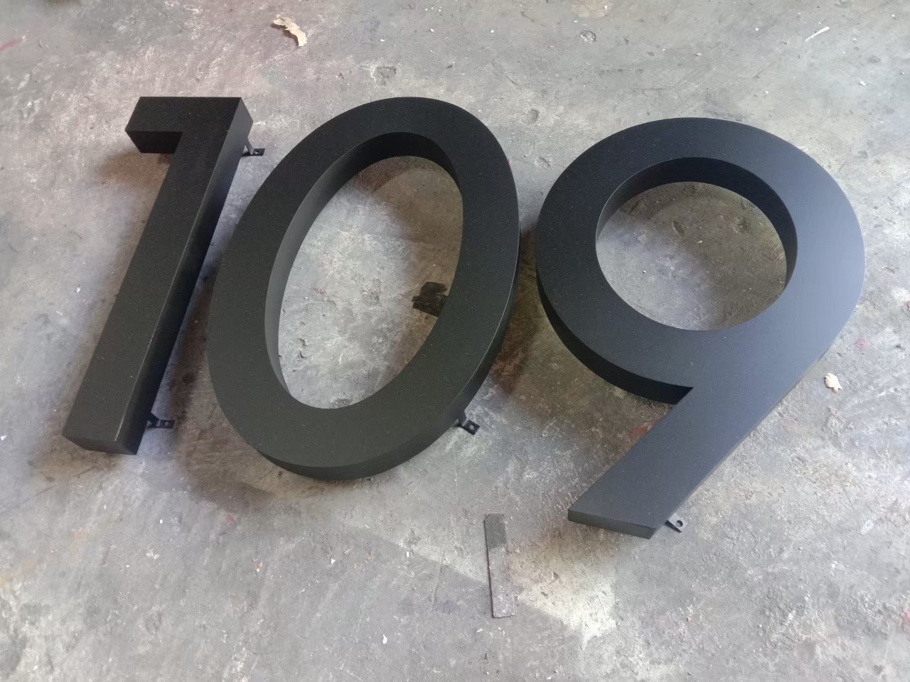 งานป้ายบ้านเลขที่ 109