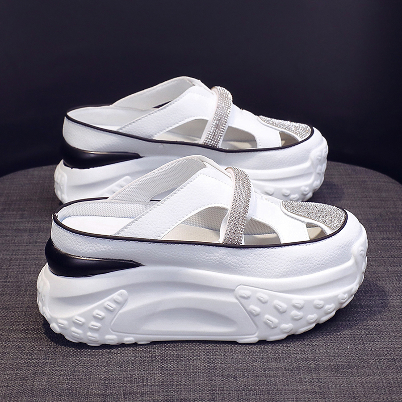 รองเท้าผ้าใบเสริมส้นสูง ไซต์35-39 สนใจทักแชท ฟรีค่าส่ง!