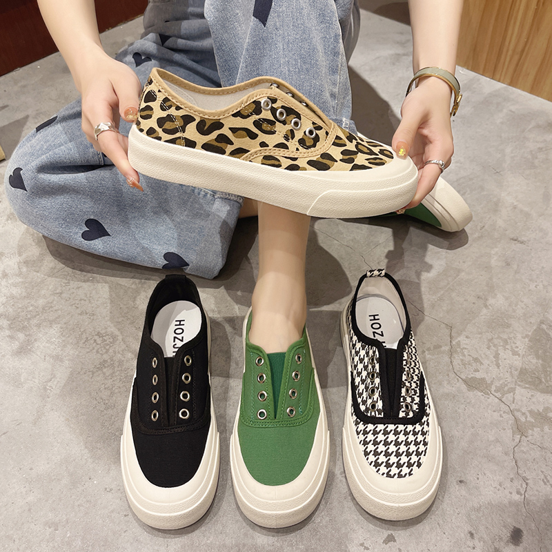 รองเท้าผ้าใบผู้หญิง ใส่สบาย รองเท้าผ้าใบใส่เที่ยวผู้หญิง มีSIZE 35 36 37 38 39 40
