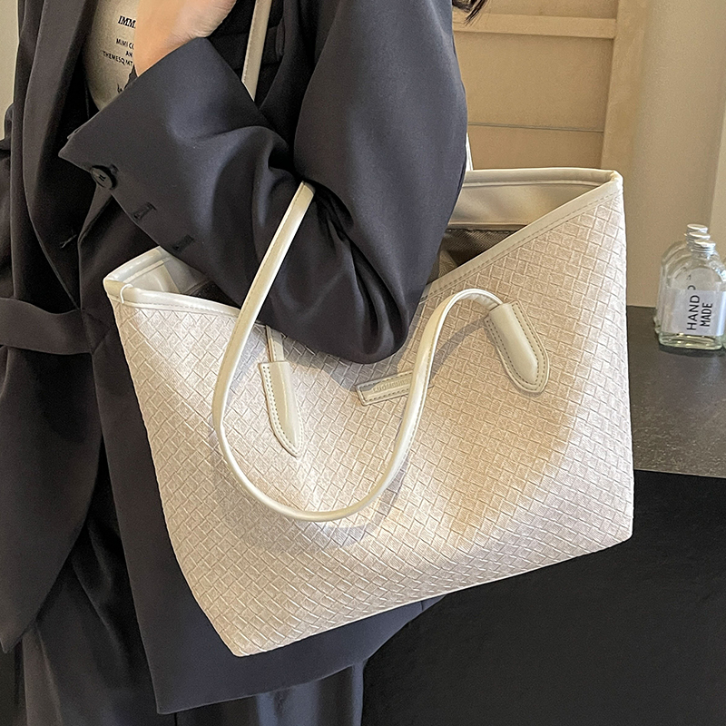 กระเป๋าผู้หญิงสวยๆ กระเป๋าสะพายข้างผู้หญิง กระเป๋าแบรนด์COOL BAG